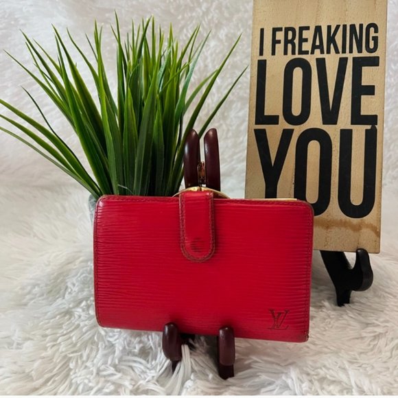 🎉HP🎉 Louis Vuitton Red Epi Porte Monnaie Billets Viennois Kiss Lock Wallet